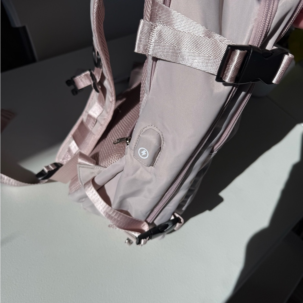 Beautiful Pink Travel Backpack with laptop compartment***NOT BEIS** - Picture 14 of 14